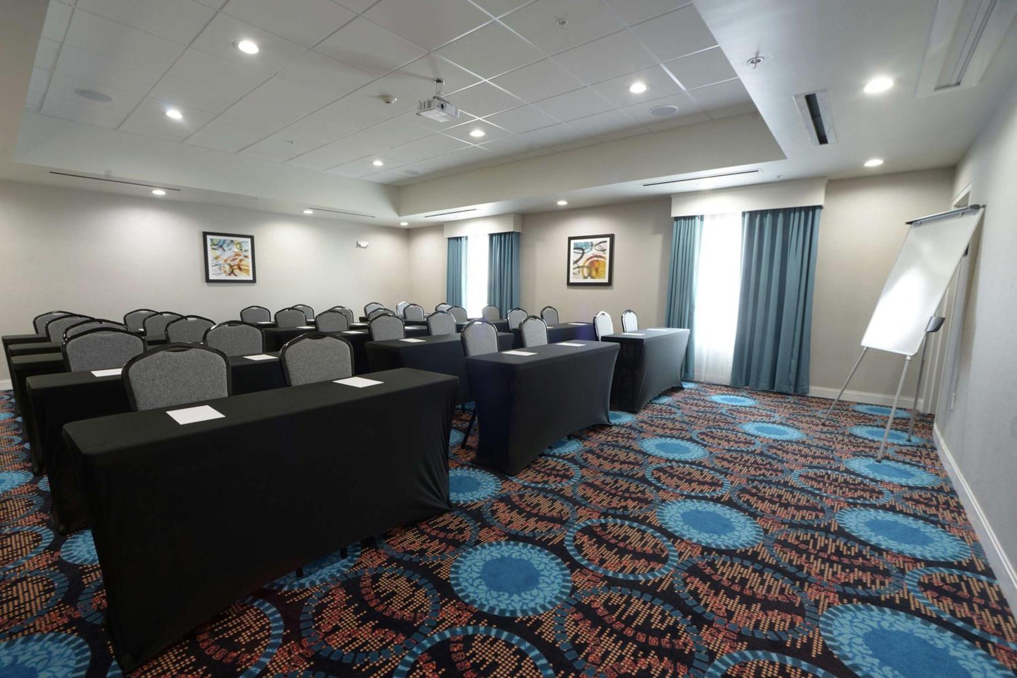 Hampton Inn & Suites Oklahoma City/Quail Springs Екстериор снимка