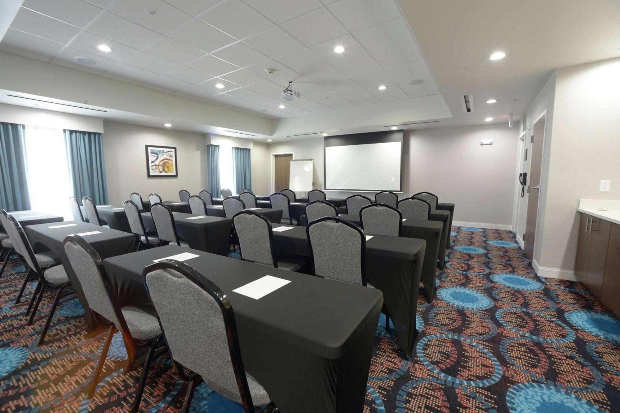 Hampton Inn & Suites Oklahoma City/Quail Springs Екстериор снимка