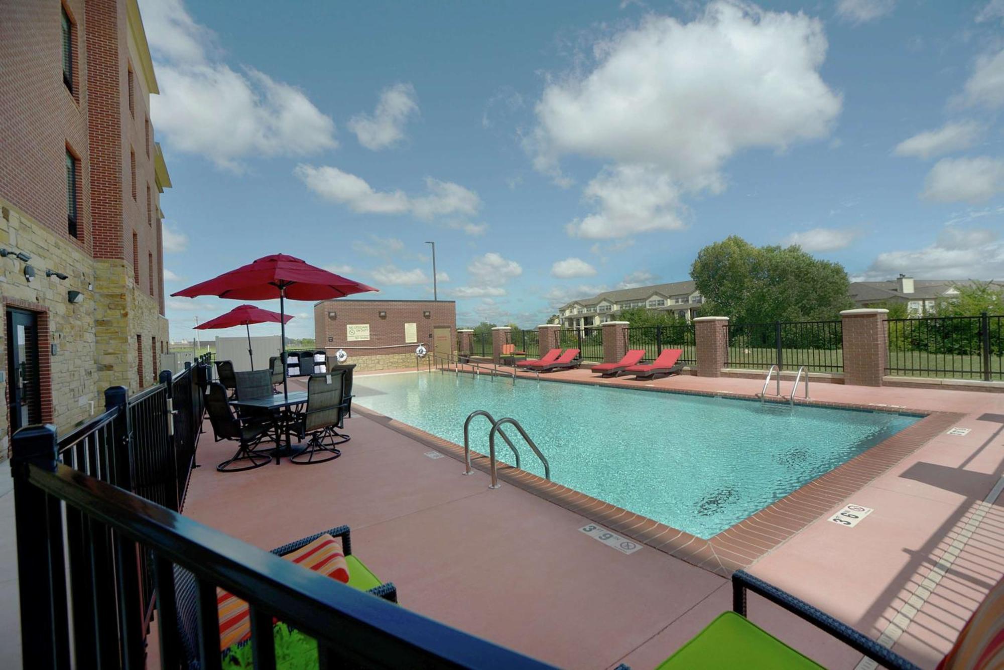 Hampton Inn & Suites Oklahoma City/Quail Springs Екстериор снимка